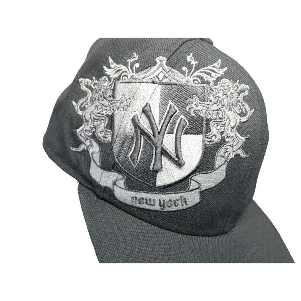 New Era New York Yankees Dark Grey Family‎ Crest Logo Hat 59Fifty Fitted 7 5/8